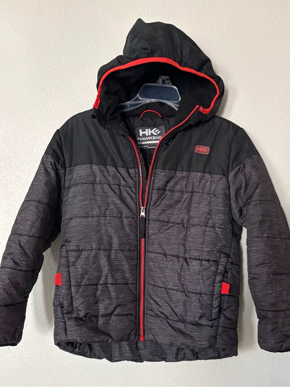 Hawke & Co Boys' Black & Red Hooded Puffer Jacket Sz 8 EUC